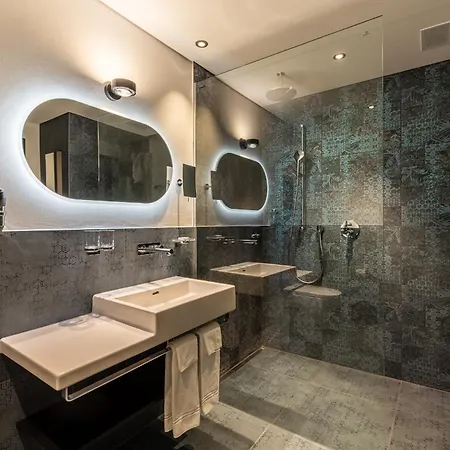 Boutique Bellevue Hotel 4*