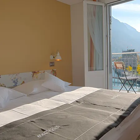 Boutique Bellevue 因特拉肯